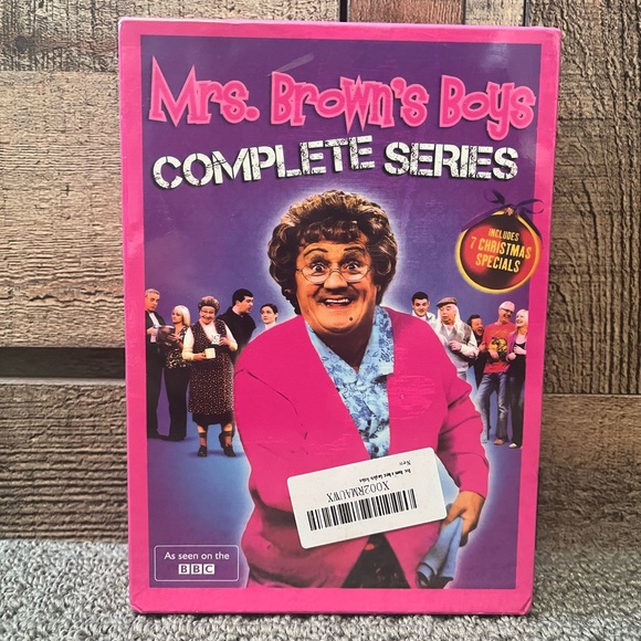 DVD Mrs Browns Boys The Complete Series Widescreen + 7 Christmas Specials NEW - Picture 1 of 6